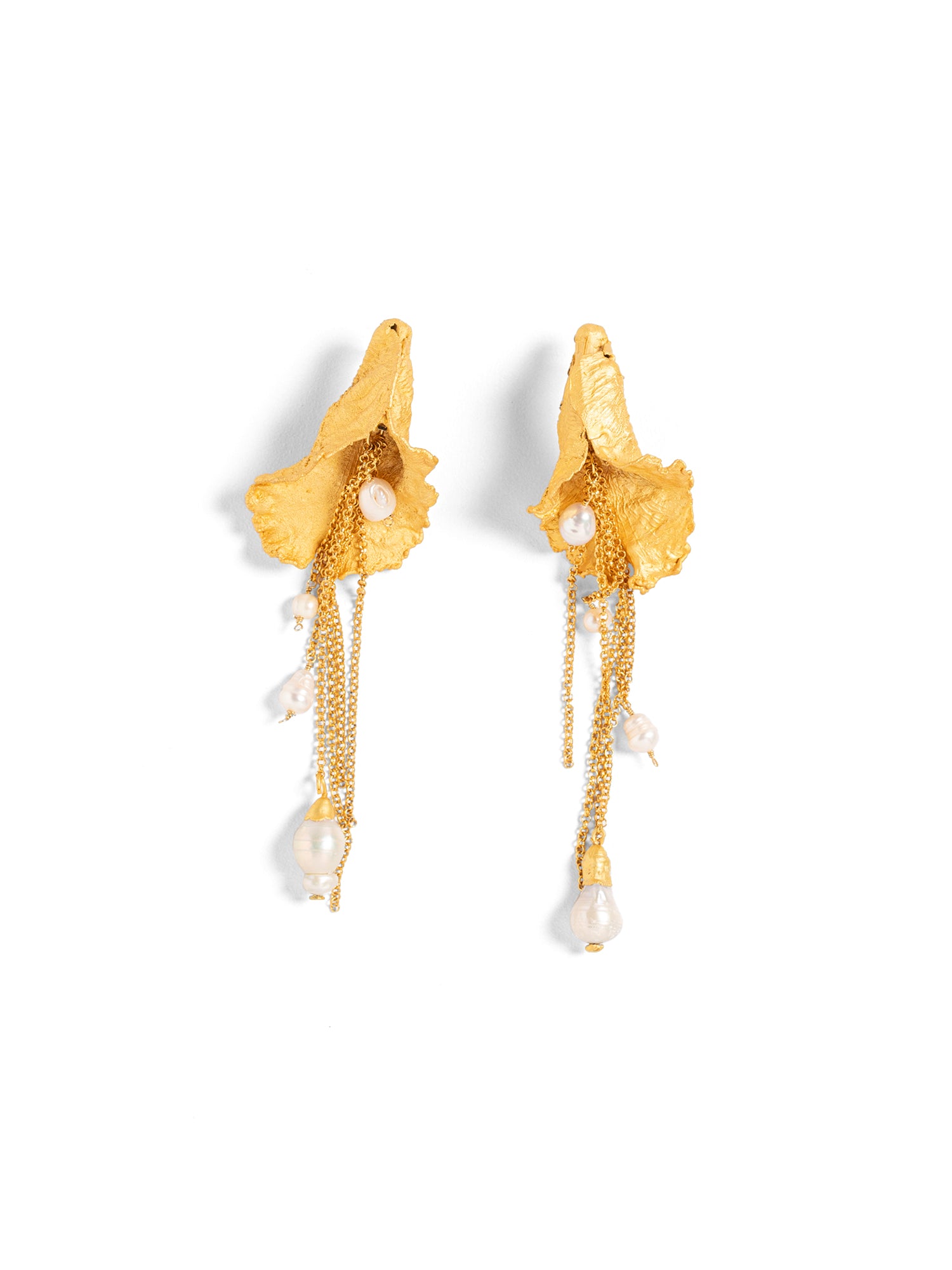 Chain and Pearl Labellum Earrings