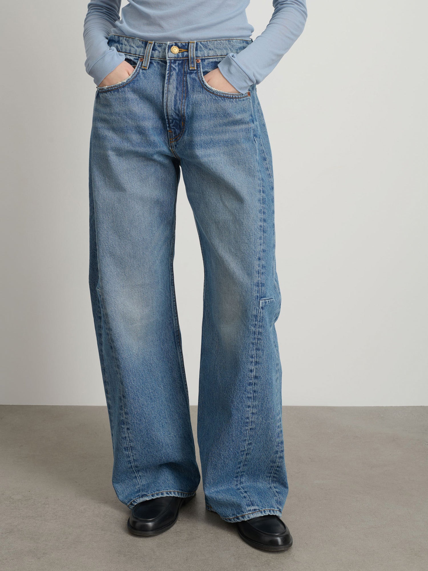 Relaxed Cuffed Lasso Jeans