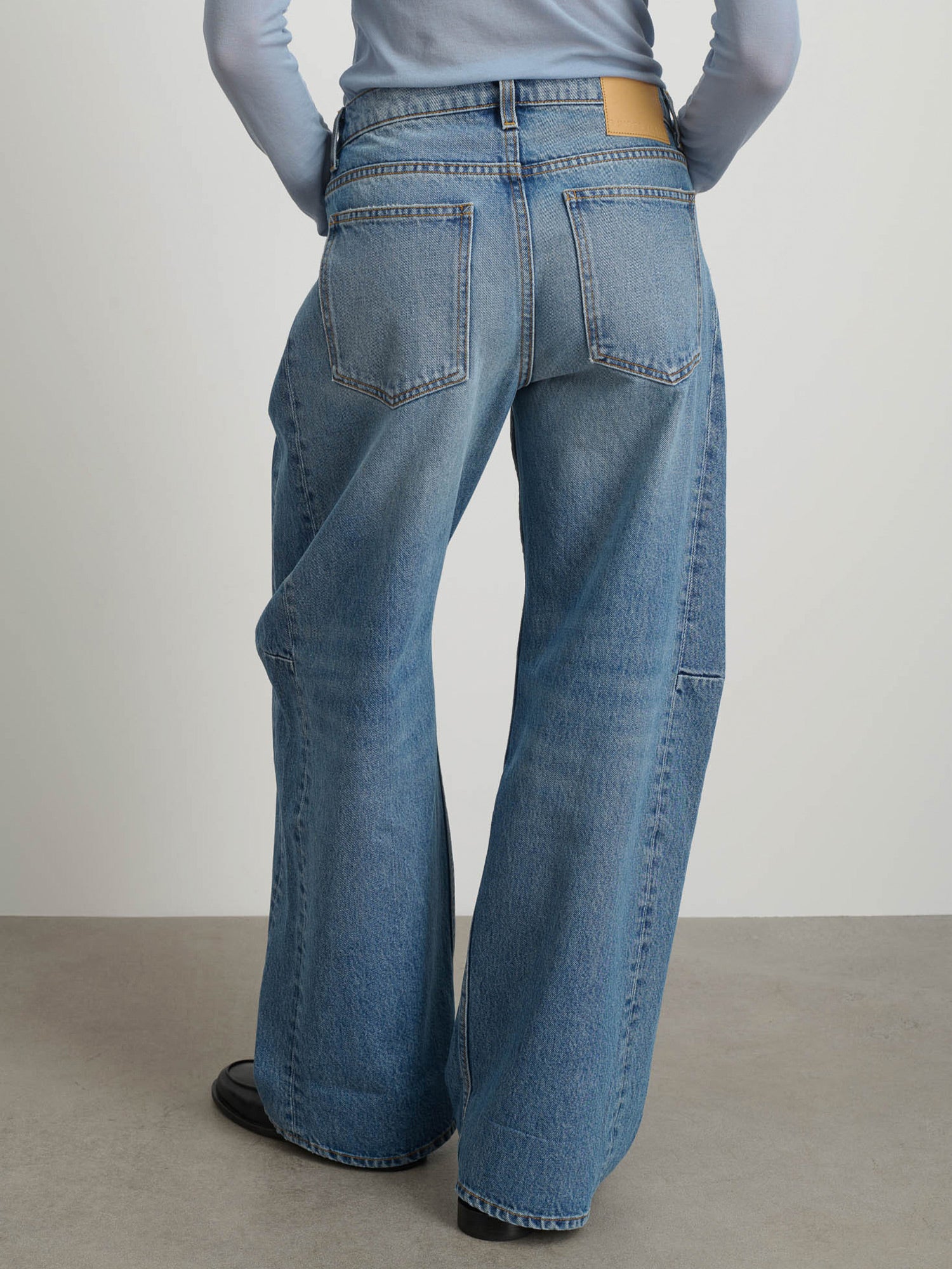 Relaxed Cuffed Lasso Jeans