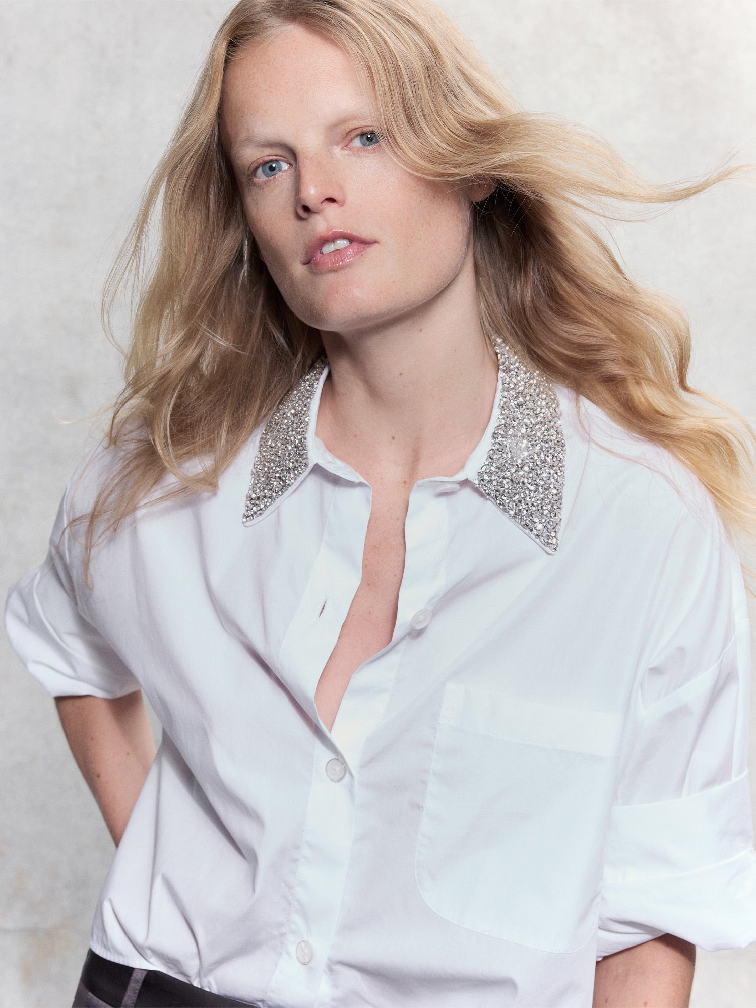 Next Ex with Crystal Collar in Super Compact Poplin