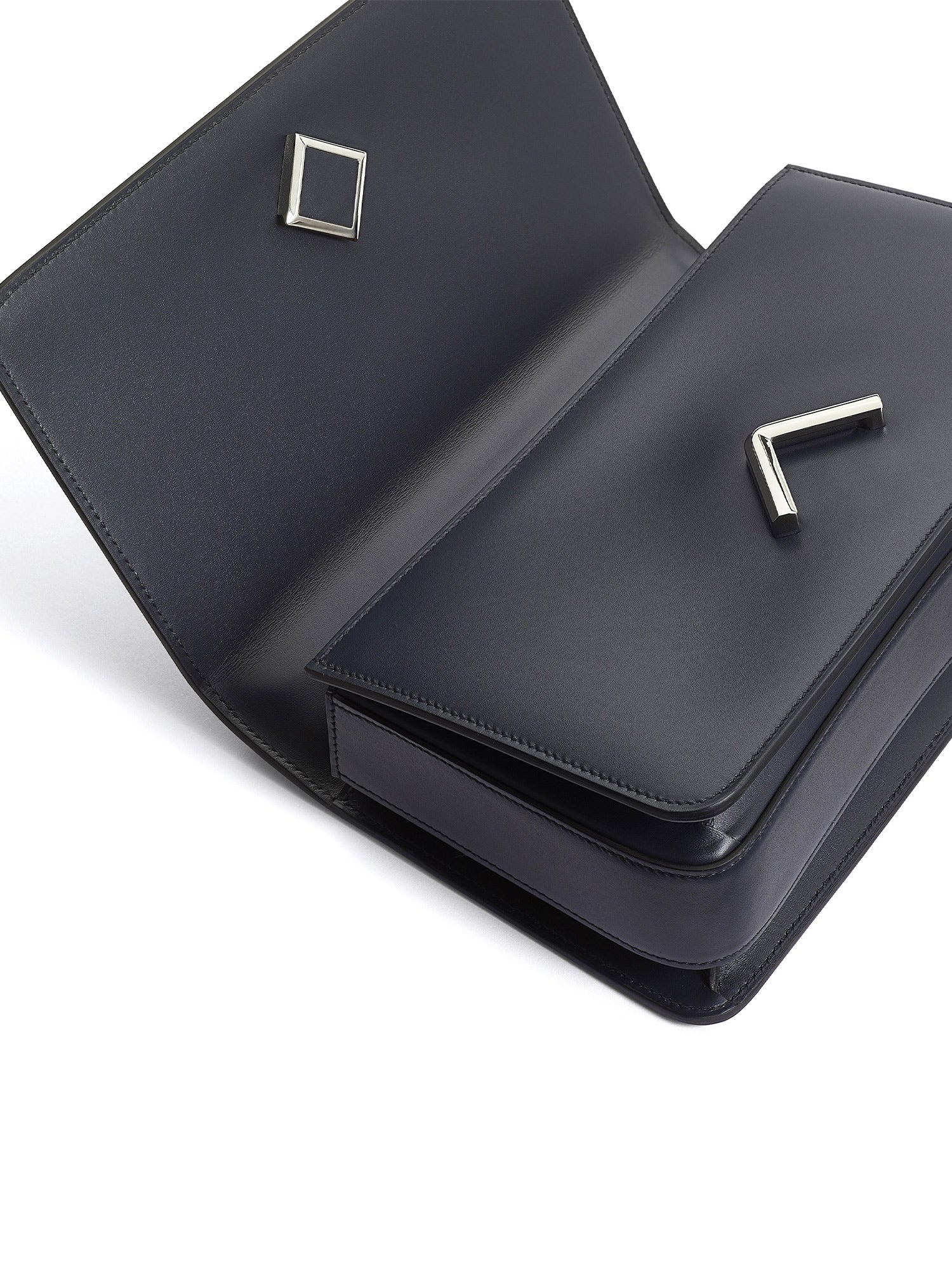 Nox Box Clutch with Stainless Steel