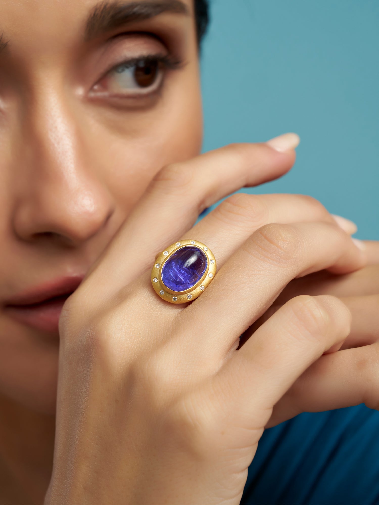 18k Yellow Gold Tanzanite and Diamond Ring