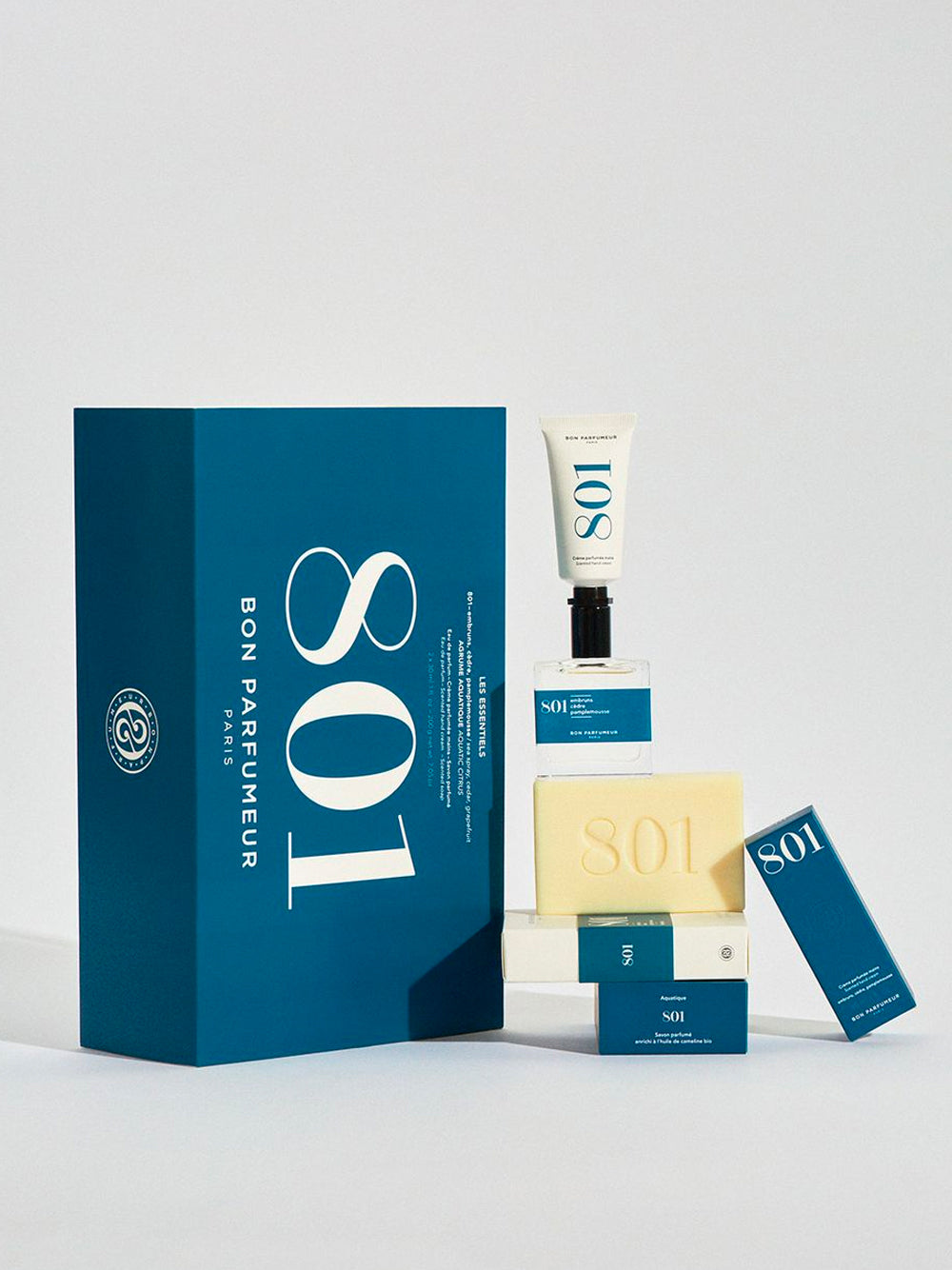 Les Essentiels Set 801